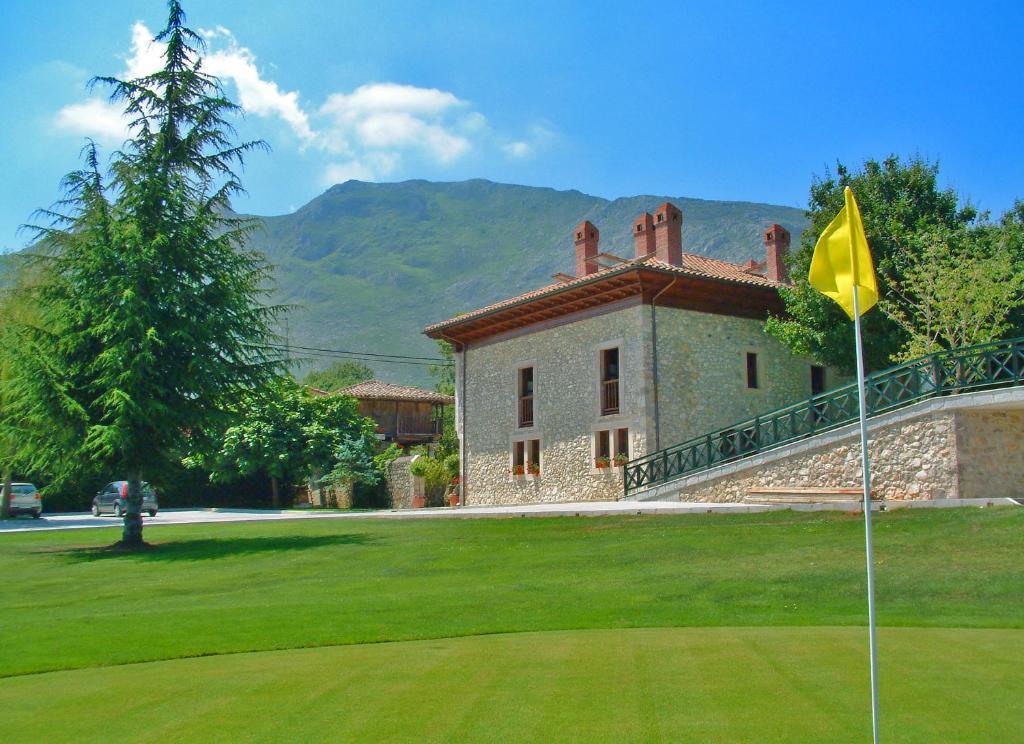 Hotel Aldama Golf Quintana de Llanes Exteriör bild