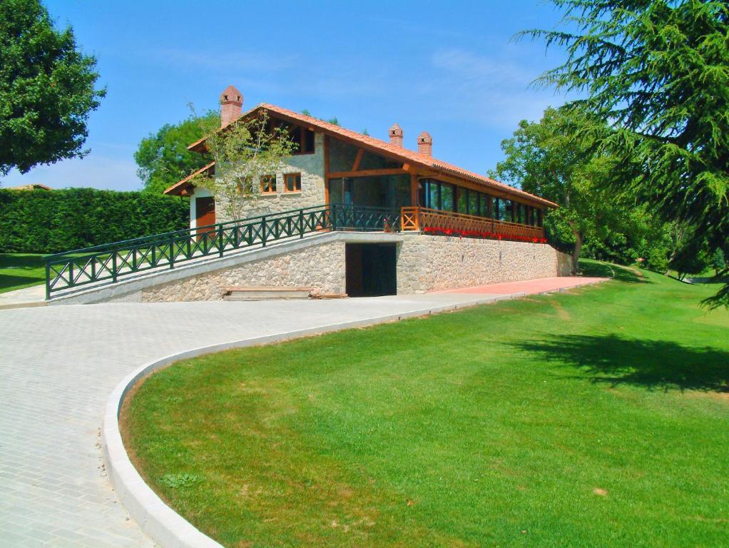Hotel Aldama Golf Quintana de Llanes Exteriör bild