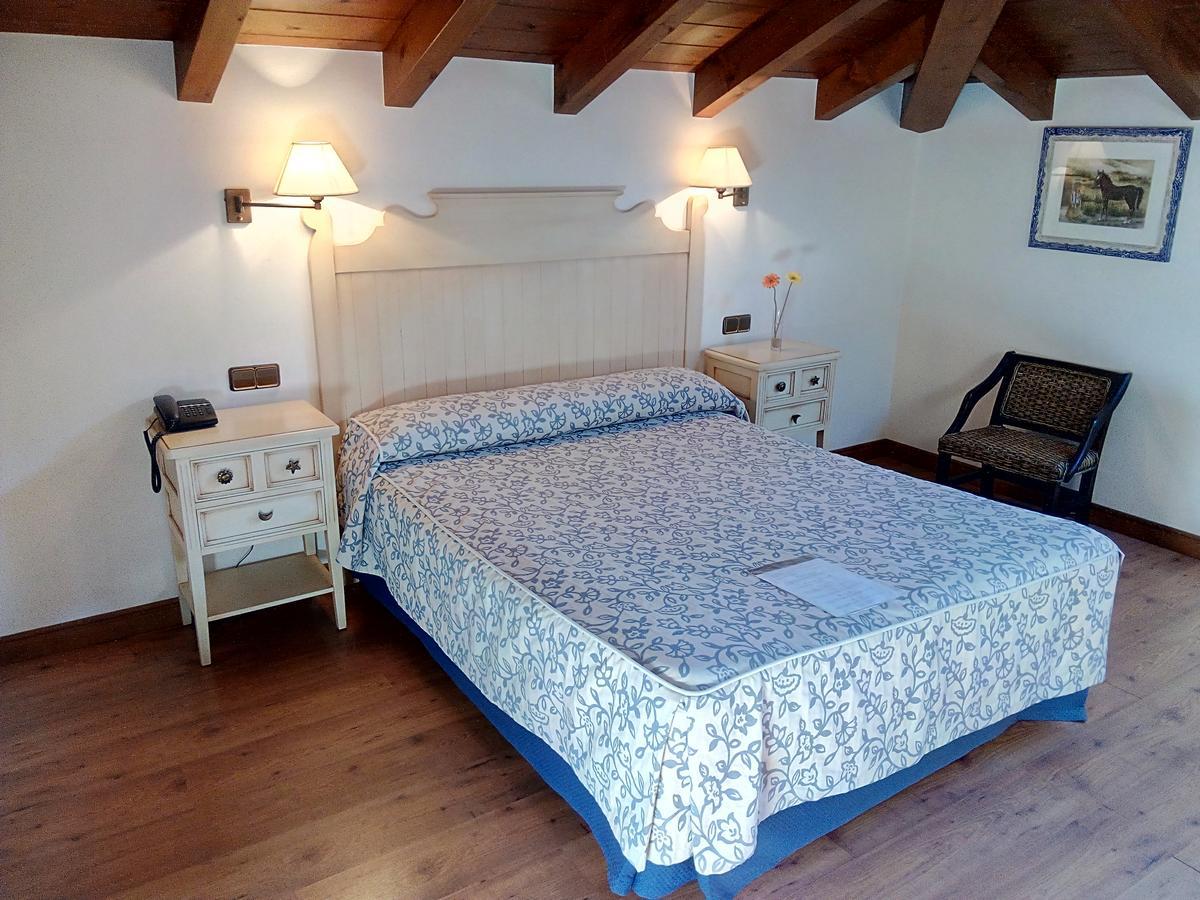 Hotel Aldama Golf Quintana de Llanes Exteriör bild